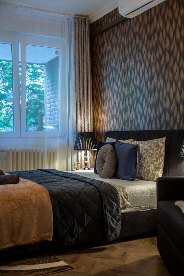 Stylish Quentin In The King Street Apartman Budapest