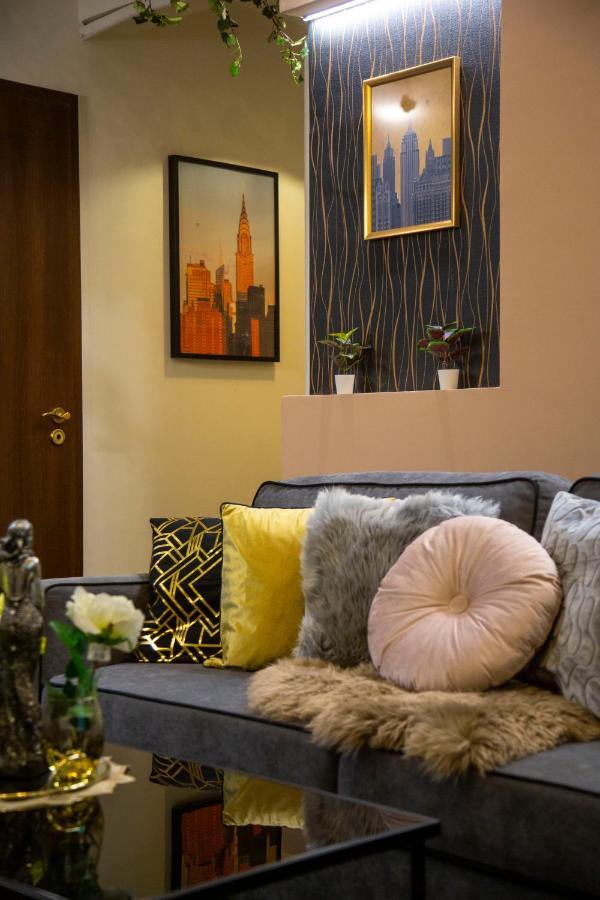 Stylish Quentin In The King Street Apartman *